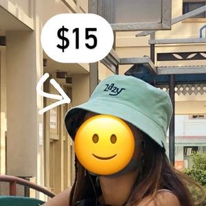 Bucket hat URBAN OUTFITTERS